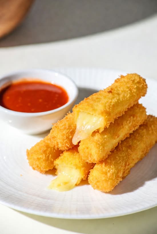 Cheese Sticks / 芝士条 (6 pcs)